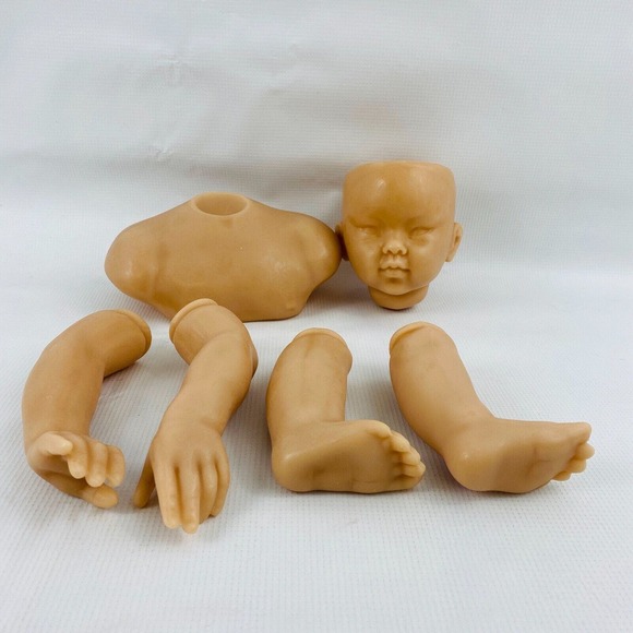 Rotraut‎ Schrott Original Suzi Avatar Parts Hard Vinyl Great American Doll Co - Picture 1 of 10